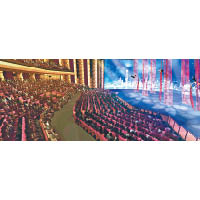 美高梅劇院配備全球最大的永久室內4K LED顯示屏，面積達900平方米。