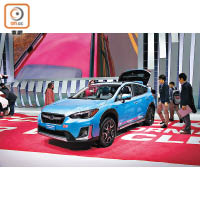 Subaru Crosstrek Hybrid 精彩「混」到<br>Crosstrek Hybrid是由XV衍生而來的車型，配備了2公升水平對向引擎及前後軸電動馬達，可輸出最大馬力為150hp，並有Plug-in Hybrid系統，電池置於尾箱下，但無礙尾箱空間，依然大及實用。