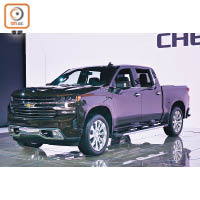 美國品牌Chevrolet展出Silverado Pick up車款，擁有實用的載貨能力及舒適車廂，是當地最暢銷的車型。