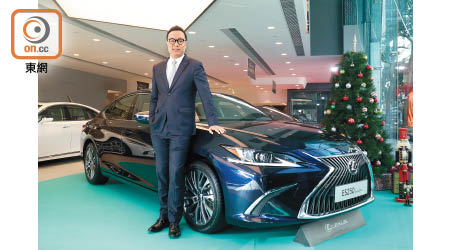 皇冠汽車有限公司凌志銷售助理總經理鄭展華先生表示，2019年的豪華汽車市場將會更加走向高端化及個人化。