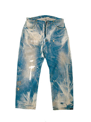 於1998年從美國內華達州煤礦掘出的1880s Nevada Jeans，身價不斷飆升，現時估值約25萬美元（約HK$195萬）。