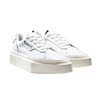 adidas Originals Hypersleek W白色厚底球鞋，加上了外形獨特的加厚鞋底。 $999（A）