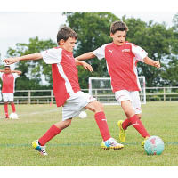 足球訓練是部分英國暑假遊學課程的焦點。