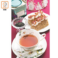 加入橙乾的伯爵茶，與清新軟綿的戚風蛋糕搭配，有添加香氣與豐富味道之效；而伴以紅茶製作的曲奇等，則有助豐富食味層次。