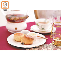 英式鬆餅<br>結實有質感的提子鬆餅，配上玫瑰包種茶，能減輕牛油的膩口感。