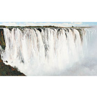 《坦桑尼亞大瀑布》<br>作於1975年，將白色顏料覆蓋於瀑布懸崖邊所顯現的山岩，輕靈的水色與厚重的岩壁形成強烈對比，是一幅融合了中西藝術形式的大尺幅作品，氣勢磅礡。