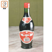 保寧醋是四川地方特產，被譽為中國四大名醋之一；也是宮保雞丁酸味的來源。