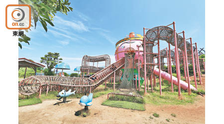 被當地人稱為八爪魚公園的赤碕Fureai廣場，焦點是這個大型八爪魚攀爬設施。