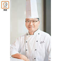 陳志偉師傅入廚30年，擅長烹調法國菜、意大利菜及中菜，現為北角一間酒店行政總廚。