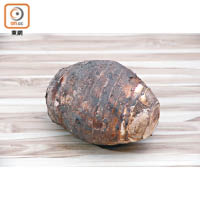 泰國芋頭大小適中，每個重600至800克，水分少較輕身，蒸熟後又綿又滑。