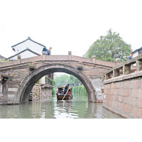 江蘇以「青山襯秀水、名園依古城」的風光馳名中外。