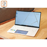 ZenBook Edition 30用上13.3吋窄邊框屏幕。<br>售價：$13,998