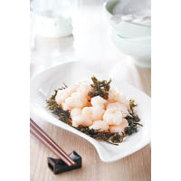 浙江以湖光山色馳名，菜式亦獨樹一格，尤以魚蝦水產至為出色，龍井蝦仁就是其中一道著名浙菜。