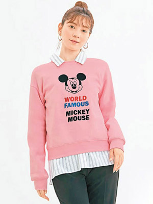 GU×Mickey Mouse 粉紅色上衣 $149（A）