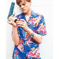 1996年青靚白淨未變肥的Leonardo DiCaprio，於電影《Romeo + Juliet》中就是以Aloha Shirt為戲服。