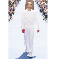 Lucien Clarke兩年前亦有為Virgil Abloh主理的Louis Vuitton男裝系列「行騷」。