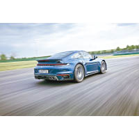 Porsche為新一代911車系推出了不同性能版本，繼早前發表的911 Turbo S、911 Turbo Coupe及 Cabriolet型號之後，現輪到911 Turbo接續登場。