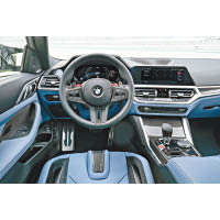 M專屬車廂內標準配備數碼化儀錶、10.25吋輕觸屏幕多媒體系統、導航地圖及智能助理等科技配置，還可加裝抬頭顯示器。