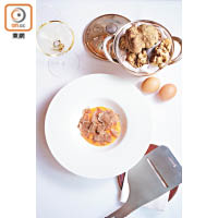 Japanese Scrambled Egg：加入多個蛋黃、忌廉等隔水慢炒，濃濃蛋香和白松露配合，做法簡單，味道卻非常豐富。