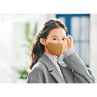 高機能Filter Fashion Mask在11月尾發售，有多達16種款式，包括格仔、打褶等，售價¥590（約HK$44）。