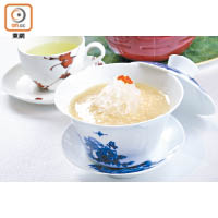 官燕鷓鴣羹：鷓鴣蓉和參薯蓉，加上湯和蛋白煮成羹，是無米粥的富貴版。