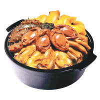阿翁吉品鮑魚團圓盆菜用上18款特選食材炮製，每天只限量供應20盆，需3天預約到取。