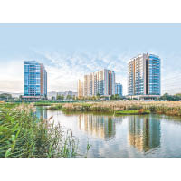 新地重視環境保育。圖為本港首個成功結合濕地保育及住宅發展的項目PARK YOHO。