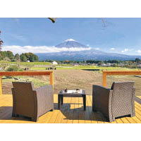 可遙望富士山的露台，住客可寫意地欣賞美景。