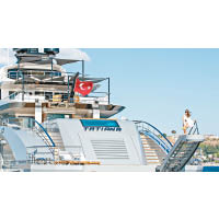 設施媲美五星級度假酒店的「Tatiana」，包船一星期的費用需要近720萬港元！