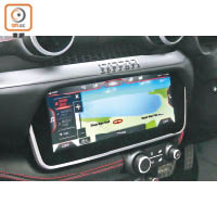 中控台中央的10.25吋觸控屏幕，配備Split View分割視圖功能顯示行車資訊。
