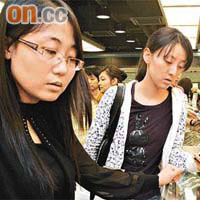 劉小姐（左一）與吳小姐（左二）都會定期來港購物，故打算申請多次來港簽證。