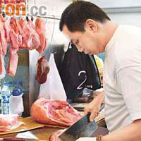 本港出售的新鮮豬肉，一般都經過檢驗。（麥潤田攝）