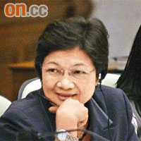 李鳳英表示委員會決定如期進行聆訊，及在有需要時傳召鄭家純及梁志堅兩人。