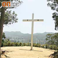 道風山基督教叢林聳立的巨型十字架，十分雄偉。　