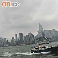 香港的經濟表現持續倒退，前景暗淡。