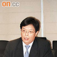 新任律師會會長王桂壎抓緊業界關注嘅問題出招。	（呂浩然攝）