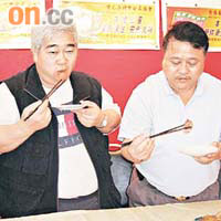 梁文韜（左）表示，中港兩地飲食文化不同，港人少吃的滷豬頭，在內地甚有需求。