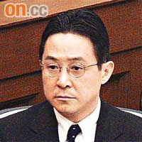 陳維安以司法程序作擋箭牌的策略，招來議員圍攻，狠批他「法律無知」。	（盧志燊攝）