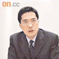 教育局副秘書長黃偉綸獲擢升做新聞處處長。