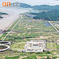 橫琴島與澳門一水之隔，將成為澳門發展的腹地。