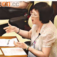 本身為精神病康復者的健康之友主席陳淑賢，批評政府「講得好多，做得好少」。