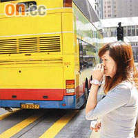 汽車廢氣是破壞空氣質素元兇之一。	（資料圖片）