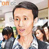 三十六歲的劉先生自信能憑其年輕的外貌及一流歌藝取勝。