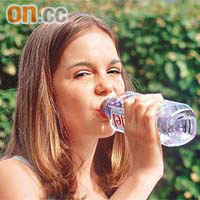 研究指飲水未能改善皮膚。	（資料圖片）