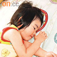 外國研究顯示兒童睡眠質素與哮喘有關連。（資料圖片）