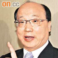 台中市長胡志強昨公布封殺「動新聞」的四項措施。