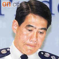「FOXY天王」認為警務處處長鄧竟成要為警隊一再洩密公開道歉。