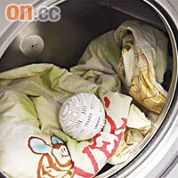 近年大力推廣的環保洗衣球，有助減少使用洗衣粉而造成的環境污染。