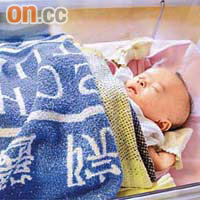 琳琳九月在威院出生，曾留院多月接受護理。