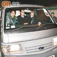 陳志雲晚上由廉署人員帶返總部調查。	（彭玉麟攝）
